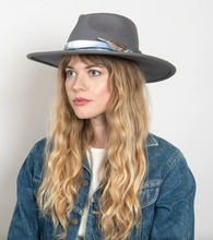 Load image into Gallery viewer, Wyeth- Amelia