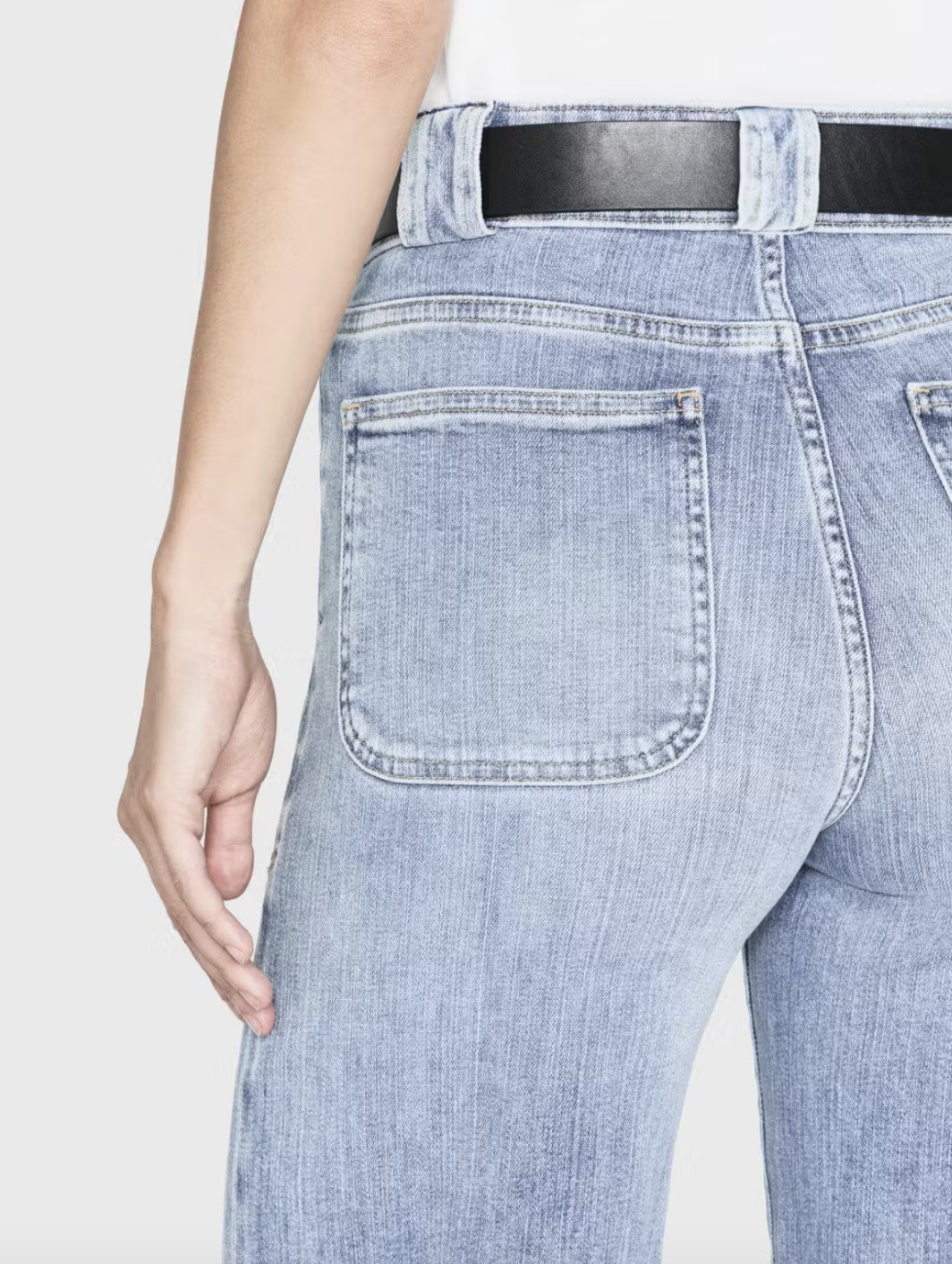 Frame-Modern Pocket Jean