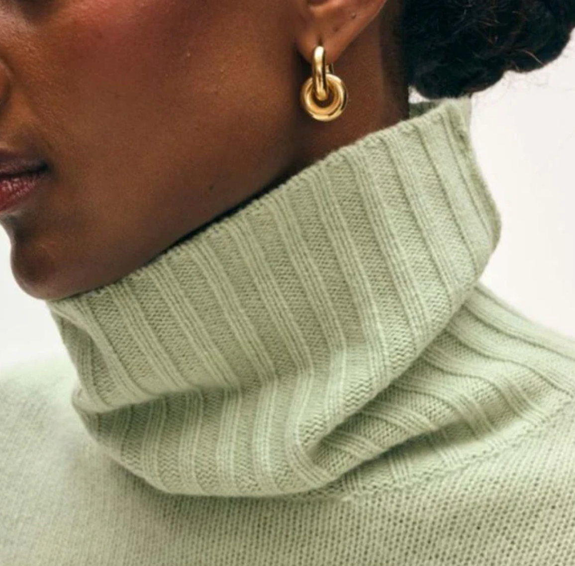 White + Warren- Cashmere Featherweight Turtleneck