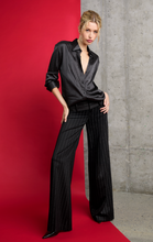 Load image into Gallery viewer, alice + olivia- Perfect Button Down

